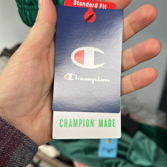 Champion Packable Jacket - Size Large - Green - Picture 5 of 9